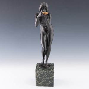 Victor Heinrich Seifert Sculpture Trinkende c1900