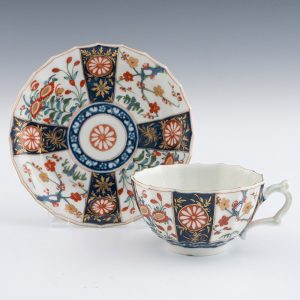 Worcester Porcelain Queen's Pattern Teacup and Saucer c1775