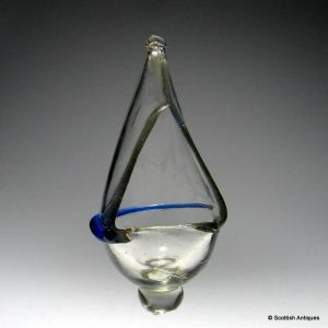 19th Century Blue Lipped Bird Feeder c1825