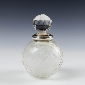 A Sampson Mordan & Co Perfume Bottle 1925