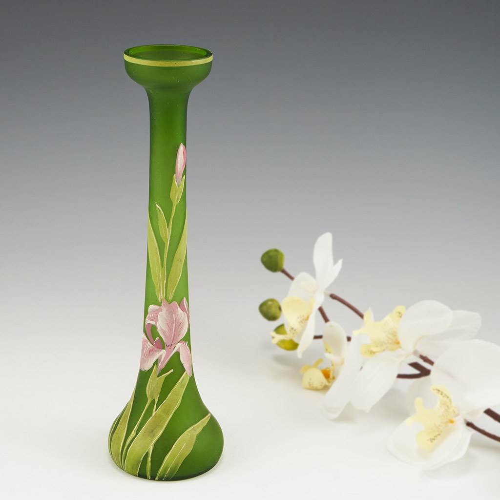 A Cameo Vase with Lily scene