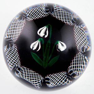 Selkirk Paperweight Solitary Snowdrop 1983