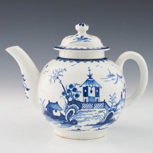 Lowestoft Porcelain Teapot - Chinoiserie Pattern - c1765