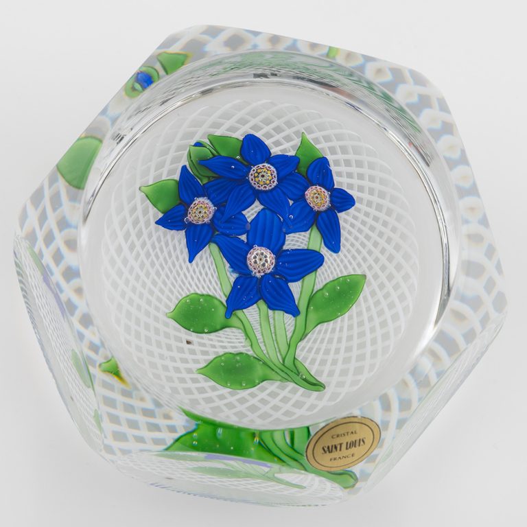 Saint Louis Paperweight Flowers and Filigree 1977